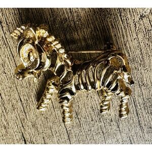 Vintage Sarah Coventry Gold Tone Zebra African Safari Animal Brooch Pin